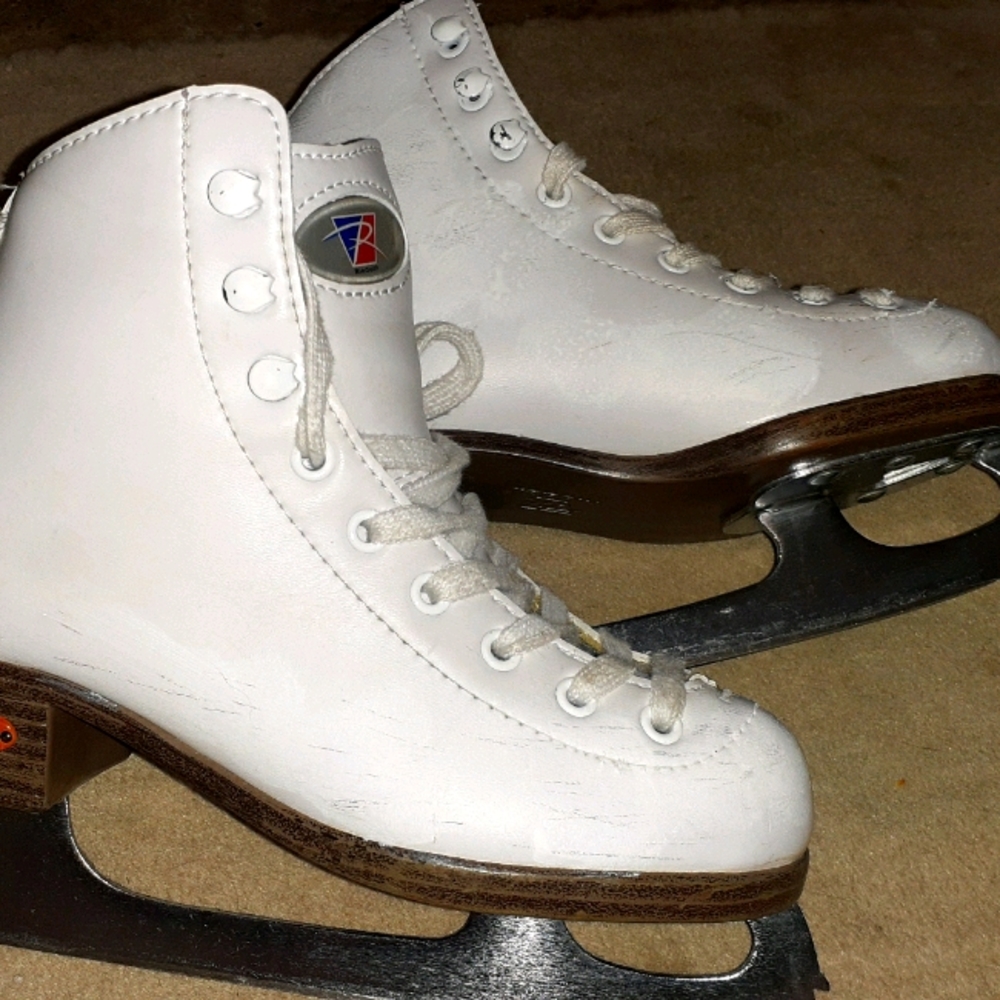 Riedell girl's figure ice skates sz 13
